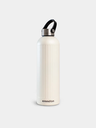 emméton hydration container / water bottle. 750ml. Cream in colour